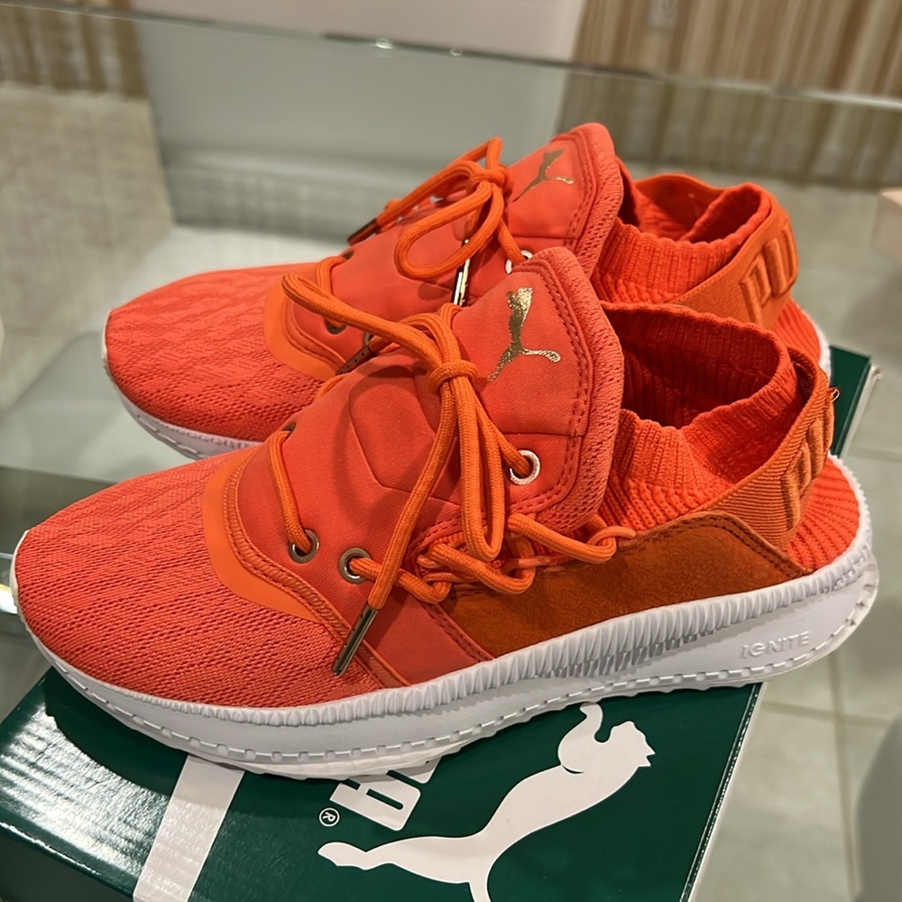 🔥🔥🔥Puma Women’s Sneakers